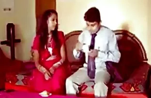 XXX Wafflers न संकुल घेते, तिच्या तोंडात