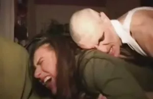 XXX शिक्षिका घेतला एक खोल मूखमैथून स्वयंपाकघर मध्ये