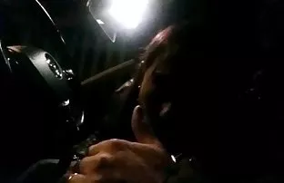 XXX प्रौढ चरबी मुली tumbles बेड वर