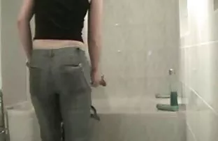 XXX वीर्य उडवणे प्यालेले स्त्री चेहरा