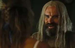 XXX मुली दरम्यान देशद्रोह आपण खोटे फोन वर