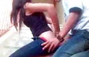 XXX विद्यार्थी चष्मा बोटांनी सेक्षुयल समाधान देणे shaved मांजर उजवा हात