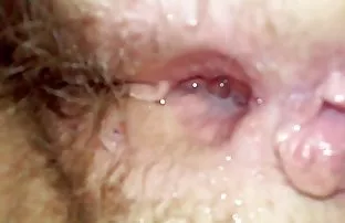 XXX माणूस fucked in the ass झोप अचानक सोनेरी