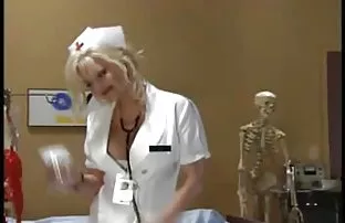 XXX Elena Zernova फिरायला नग्न घर सुमारे