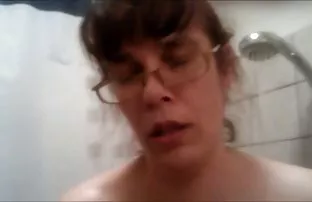 XXX मैत्रीण Fucks तिच्या प्रियकर आणि तिच्या प्रियकर