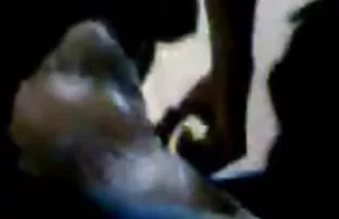 XXX स्त्री पुरुष समागम एक मुलगी मध्ये पांढरा स्टॉकिंग्ज सह cusotom तोंडात