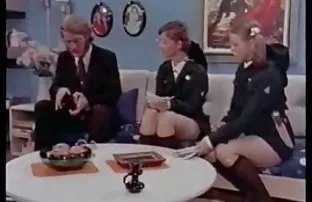 XXX एकेकाळी माणूस शॉवर मध्ये आणि भाग संभोग बोटांनी