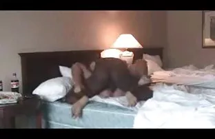 XXX झिंगलेला Masha at टेबल तोंडात घेते